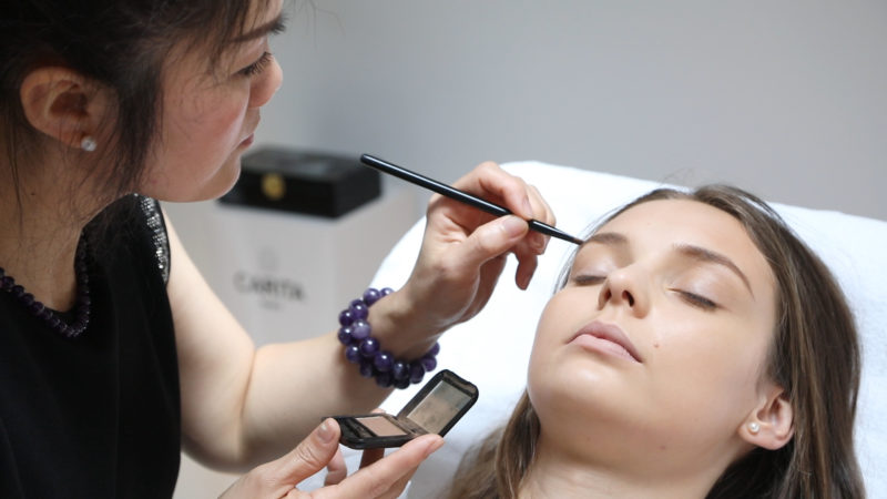 Maquillage chez Suong Bien être